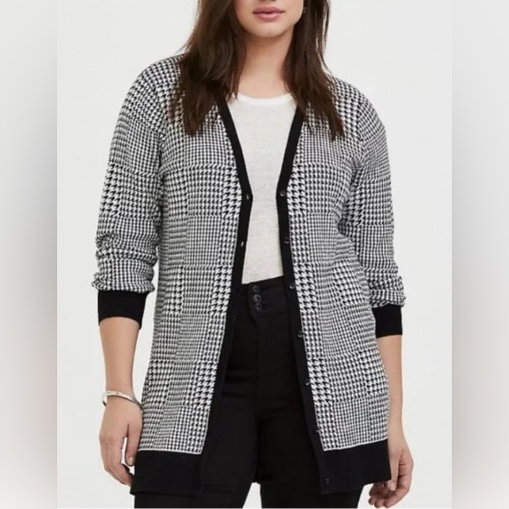 💜 Torrid Women's Black and White Houndstooth Sweater Cardigan